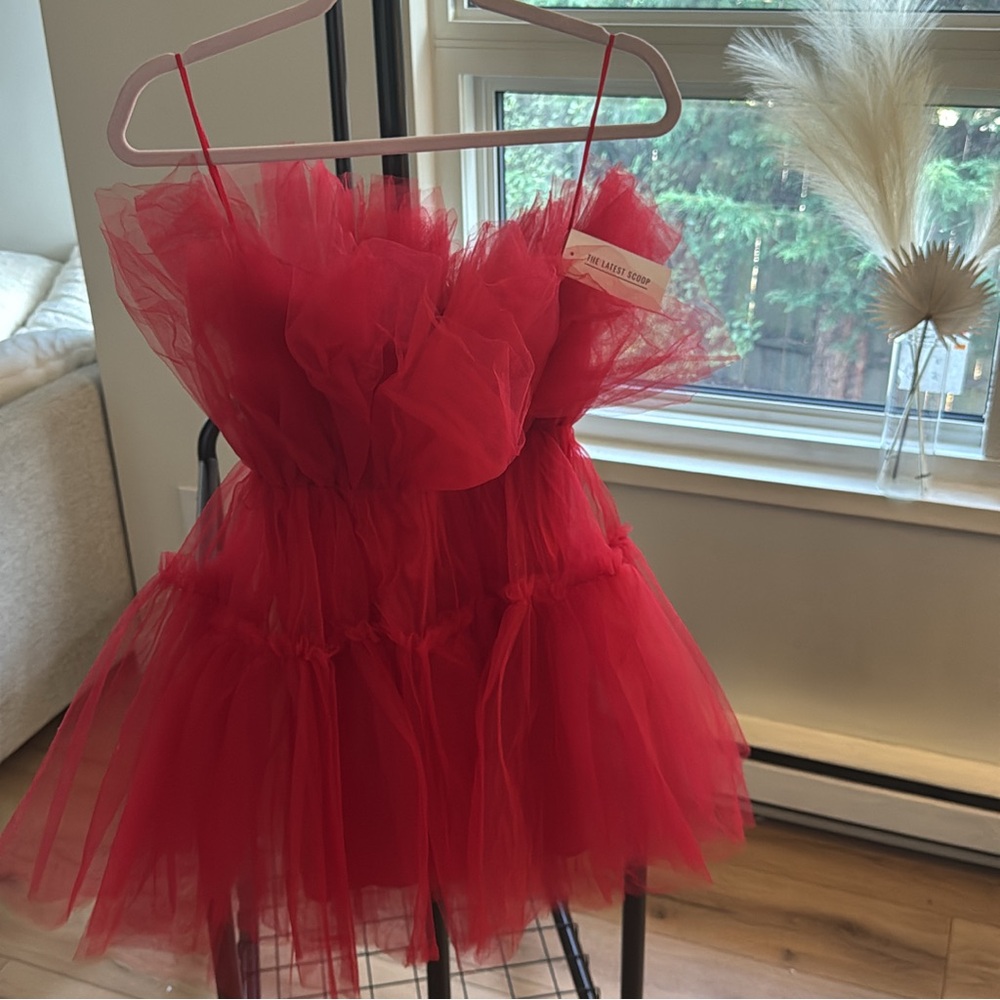 Elegant Red Strapless Dress